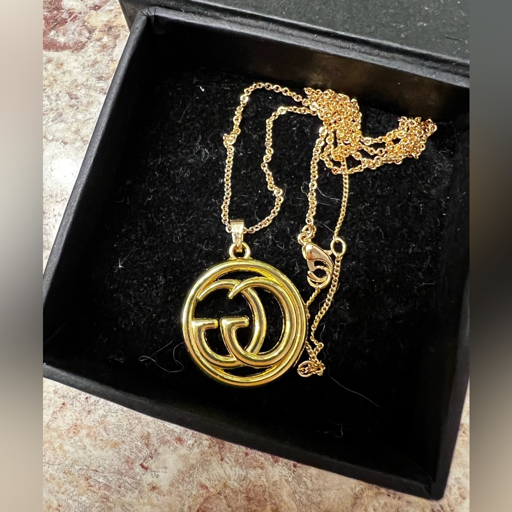 Gucci gold plated zipper pull Pendant or Charm necklace - Picture 5 of 6